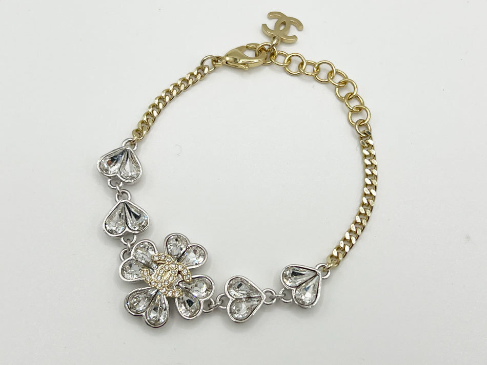 Chanel ゴールド ハートチャーム ブレスレット s-l1200.jpg