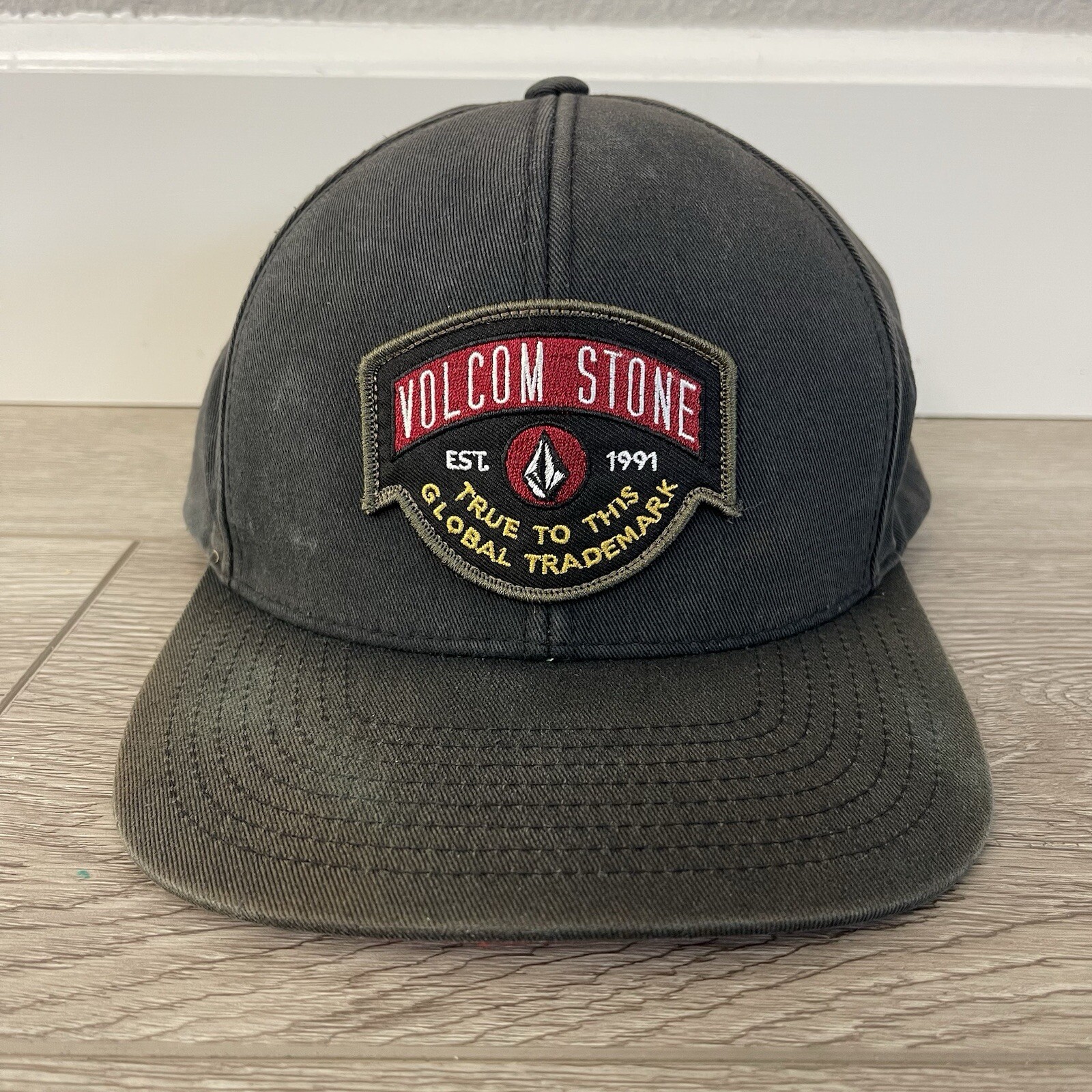 VINTAGE Volcom Hat Cap Snap Back Black Skater Skateboarding Stone Faded