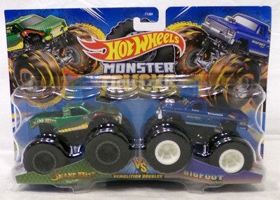 2022 Hot Wheels Monster Trucks Doubles Snake Bite vs Big Foot 4x4x4 1/64 Scale