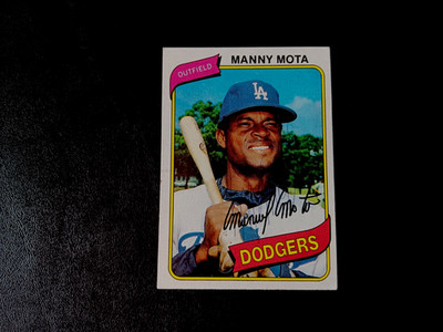 Manny Mota Autographed 1980 Topps Baseball LA Dodgers Card #104 Vintage Auto