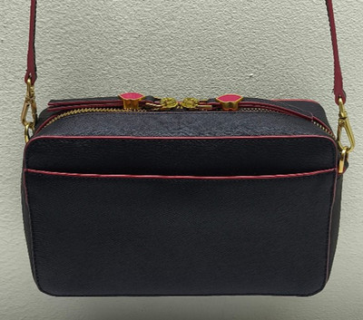 Lulu Guinness Umhängetasche schwarz Leder Kamera rote Lippen Reißverschlüsse NEU