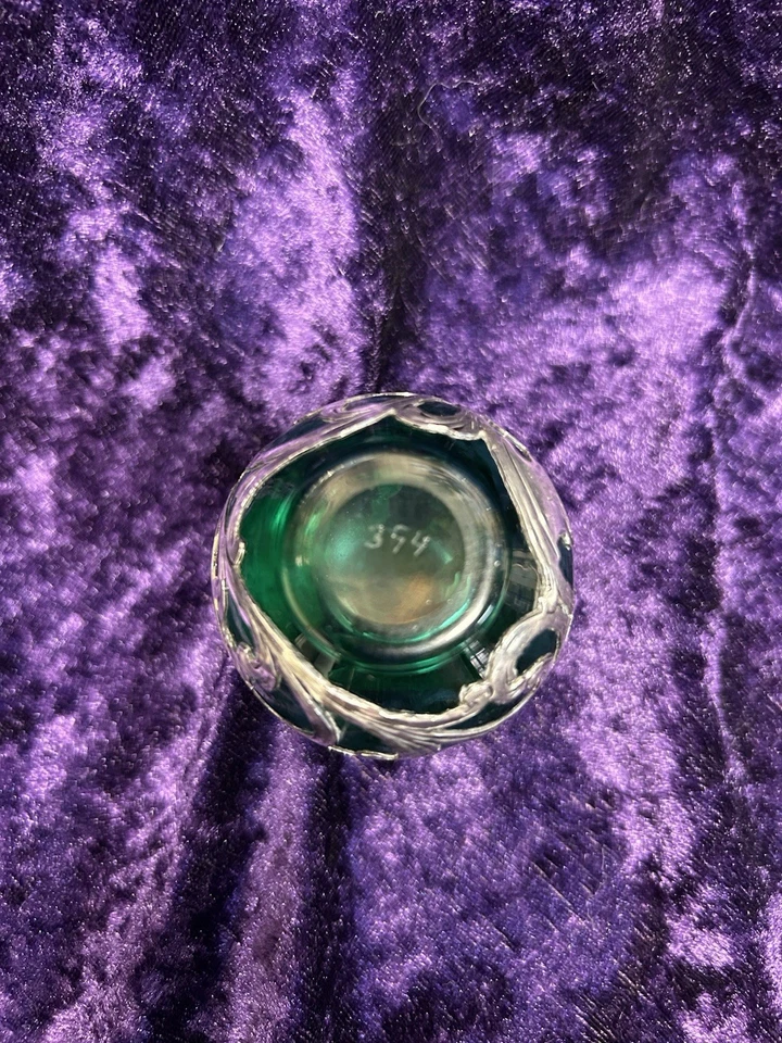 Старинная парфюмерная бутылка в стиле модерн из чистого серебра с гравированной монограммой - Изображение 3 из 4