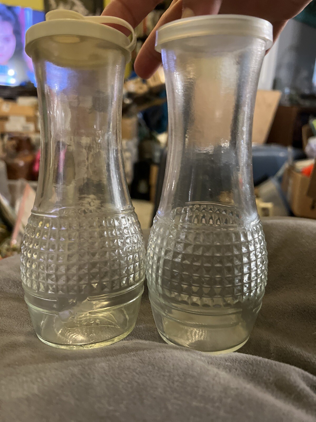 2 GOOD SEASONS Salad Dressing Cruet Shakers Glass Bottles Lid Vine