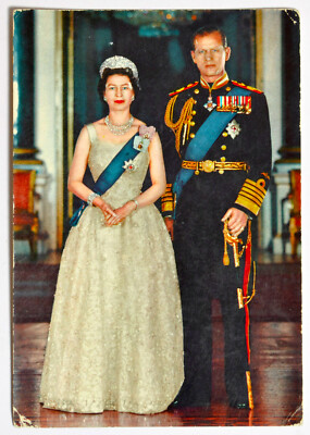 Queen Elisabeth and Prince Philip, Duke of Edinburgh. Retro AK. Vintage postcard