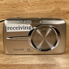 Olympus Stylus 600 Digital Camera 6.0 MP 2.5" LCD Waterproof 3x Optical Zoom
