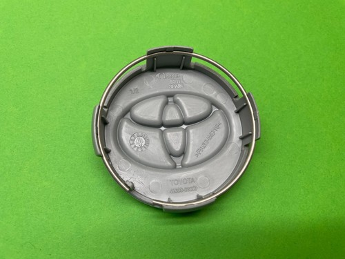 Original Emblema tapa central de rueda Toyota Auris 42603-02300 4260302300 5311 - Foto 2 di 2