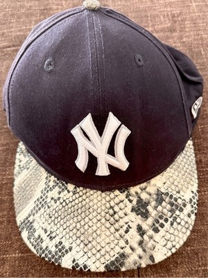 NY Yankees Hat Black New Era 9Fifty Snapback Python  Snakeskin  Brim New York