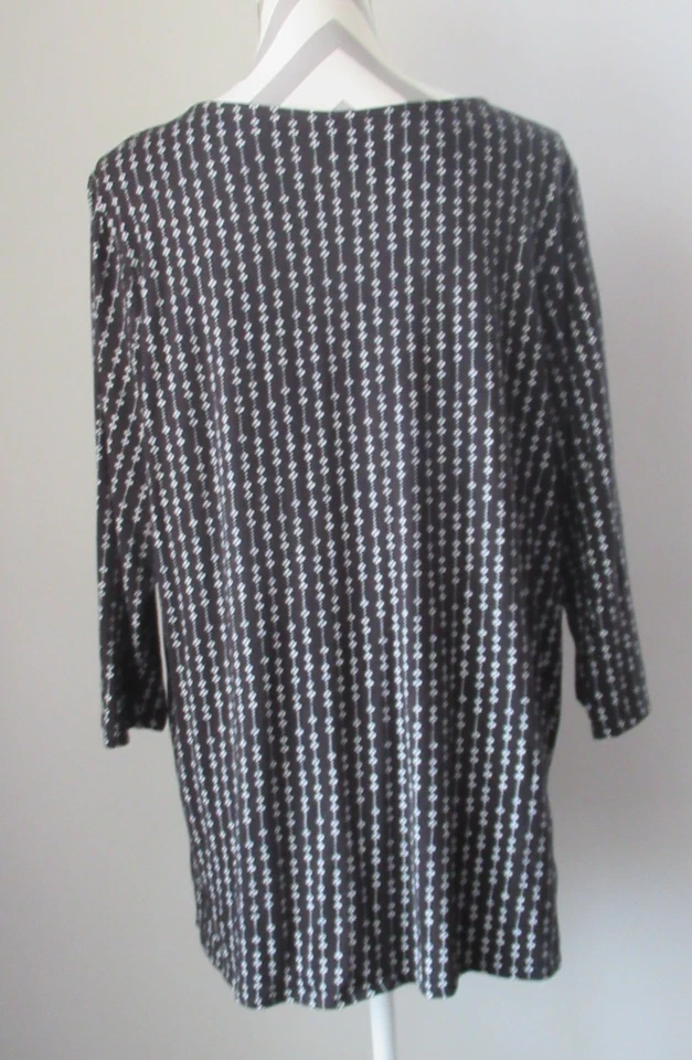 Top CROFT & BARROW 4368 Mujer Cuello en V Negro Blanco Bordado Floral 3/4 Slv XXL Foto 4 de 4