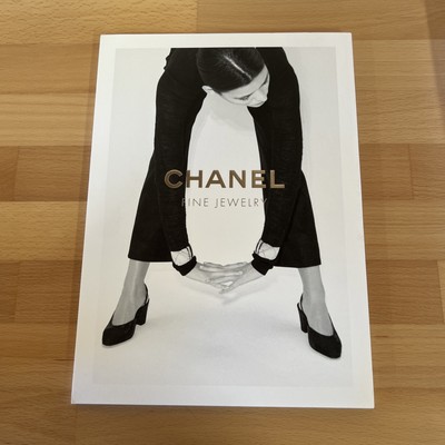 CHANEL Iconic booklet Style Guide Coco Crush Mania, Double Hit, Fine Jewelry 