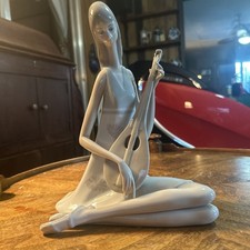 Retired 1986 LLADRO Girl With Mandolin