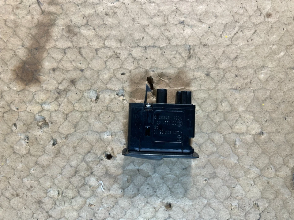 2006 - 2013 Mercedes Benz ML350 Window Regulator Control Switch A2518200510 OEM. - Image 3 of 4