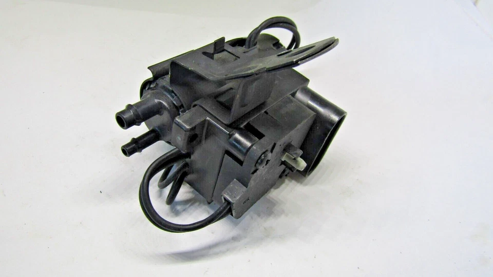 25519960 GM EGR VACUUM SOLENOID NEW NOS - Image 3 of 4