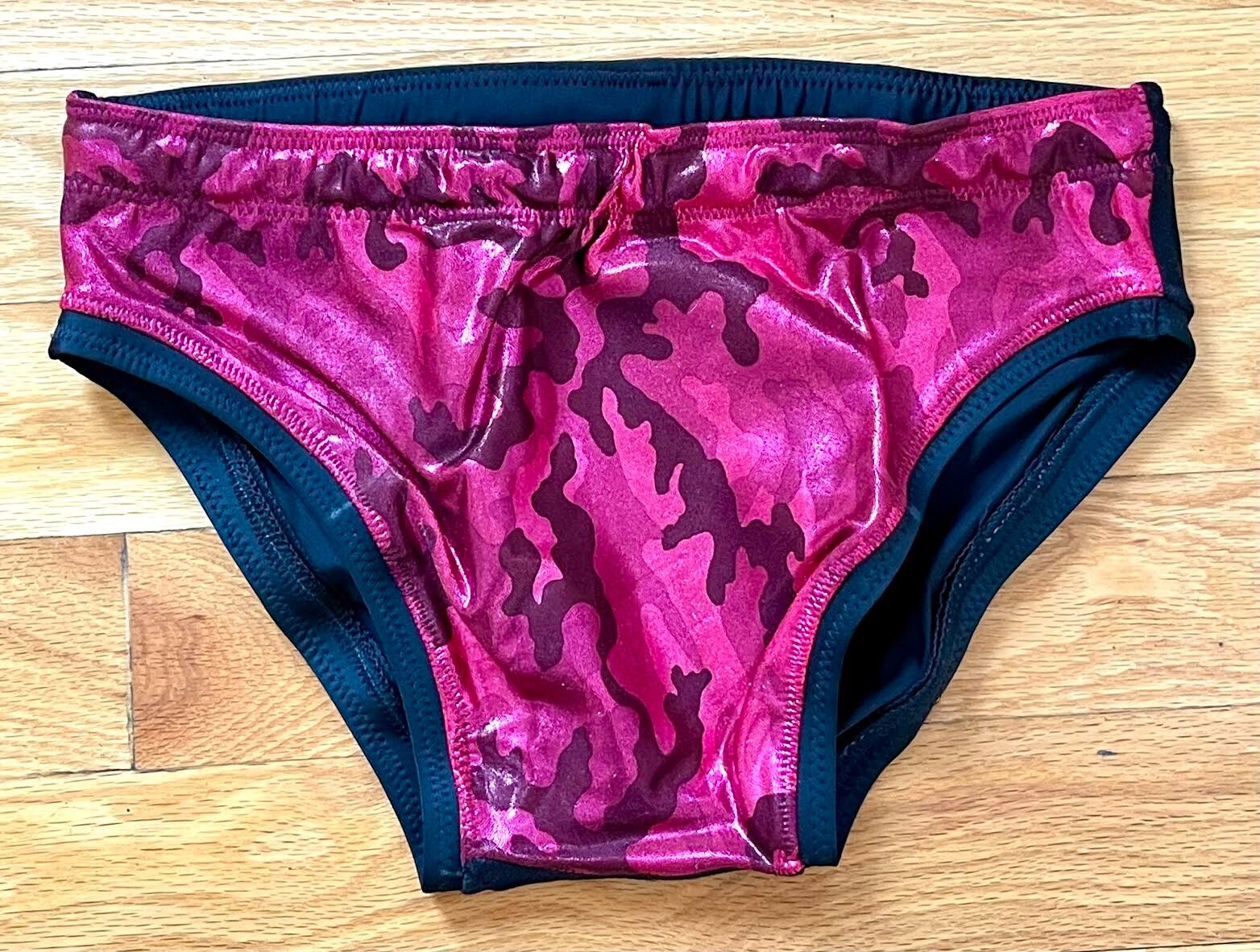 Pro Wrestling Trunks Pink Hologram Camouflage Sz 3436 (M) Men's