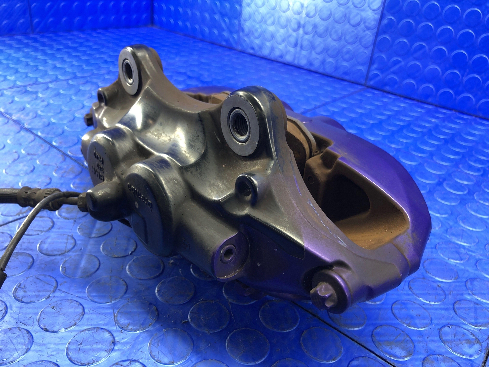 2014-2019 BMW I8 OEM FRONT LEFT BRAKE CALIPER *POWDER COATED*