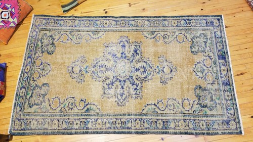 Primitive Vintage 1960-1970's Turkish Isparta Rug 3'11" × 6'8"