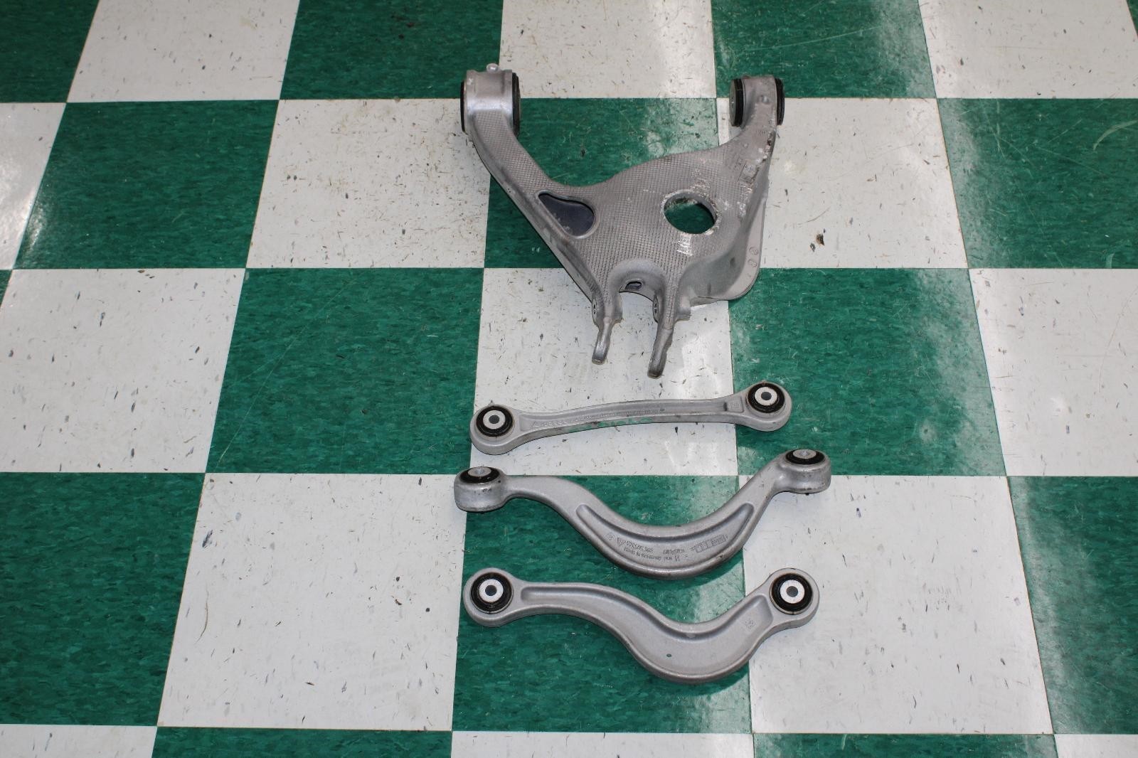 Bentley Continental GT 2020-2023 Rear Right Lower Control arms Set