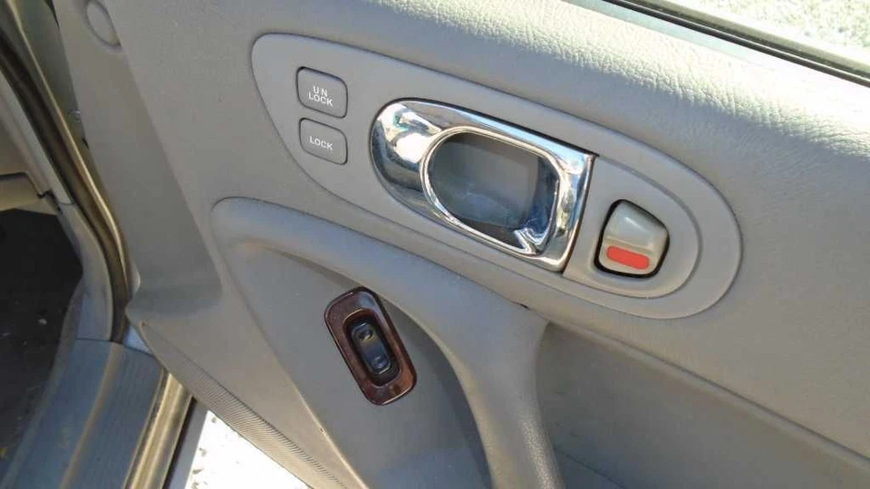 Passenger Right Front Lock Switch With Bezel Fits 01-02 Mazda Millenia 591783 - Image 3 of 4