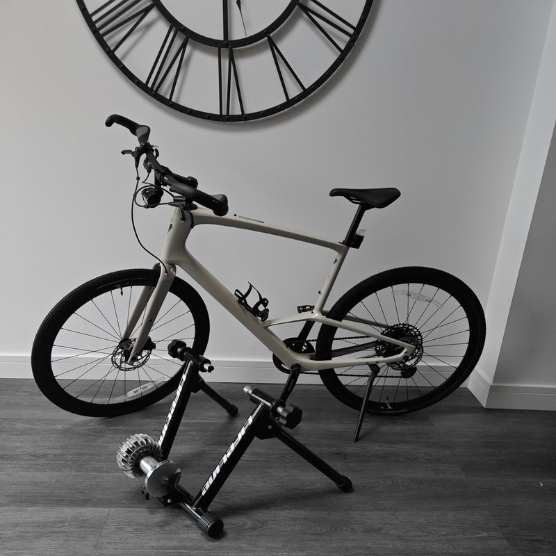 Specialized Sirrus Hybrid 5.0 Carbon size xl excellent condition. used once.