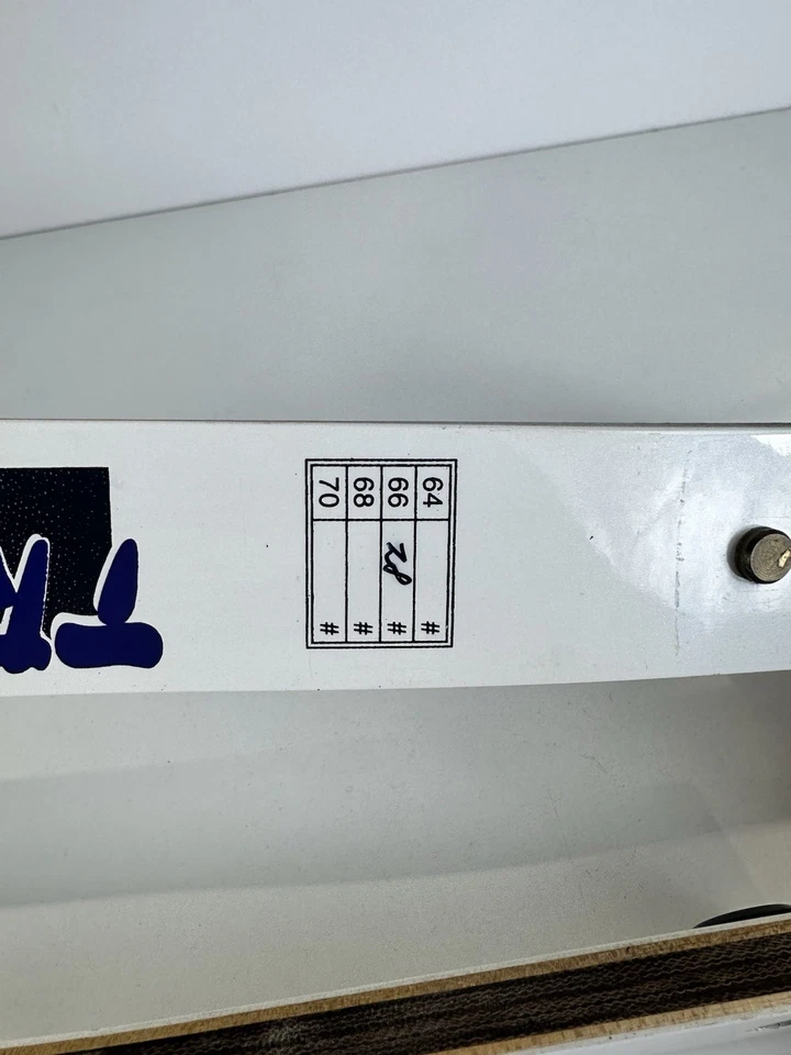 Win&Win Trigger Recurve Bow Limbs, 66” 28lbs - Image 3 of 4