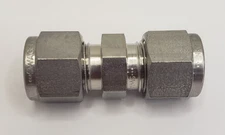 Swagelok SS-600-6 Stainless Steel Union Fitting 3/8" Tube.