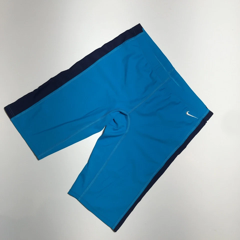 Pantalones Cortos de Motociclista Nike Para Mujer Talla Mediana Ciclismo Ligero Rendimiento Azul Swoosh Foto 2 de 4