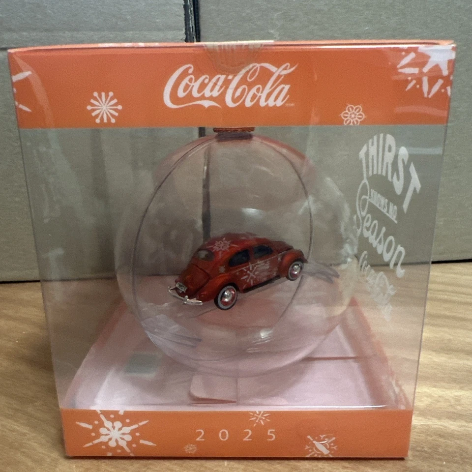 2025 M2 Machines Christmas Ornament - Coca-Cola 1953 Volkswagen Beetle - Image 3 of 4