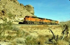 BNSF 8070 ES44C4 KINGMAN CANYON AZ ORIGINAL SLIDE 01-19-18 T8-15