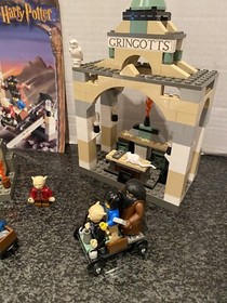 LEGO Harry Potter 4714: Gringotts Bank; Complete, Minifigures & Instructions VGC