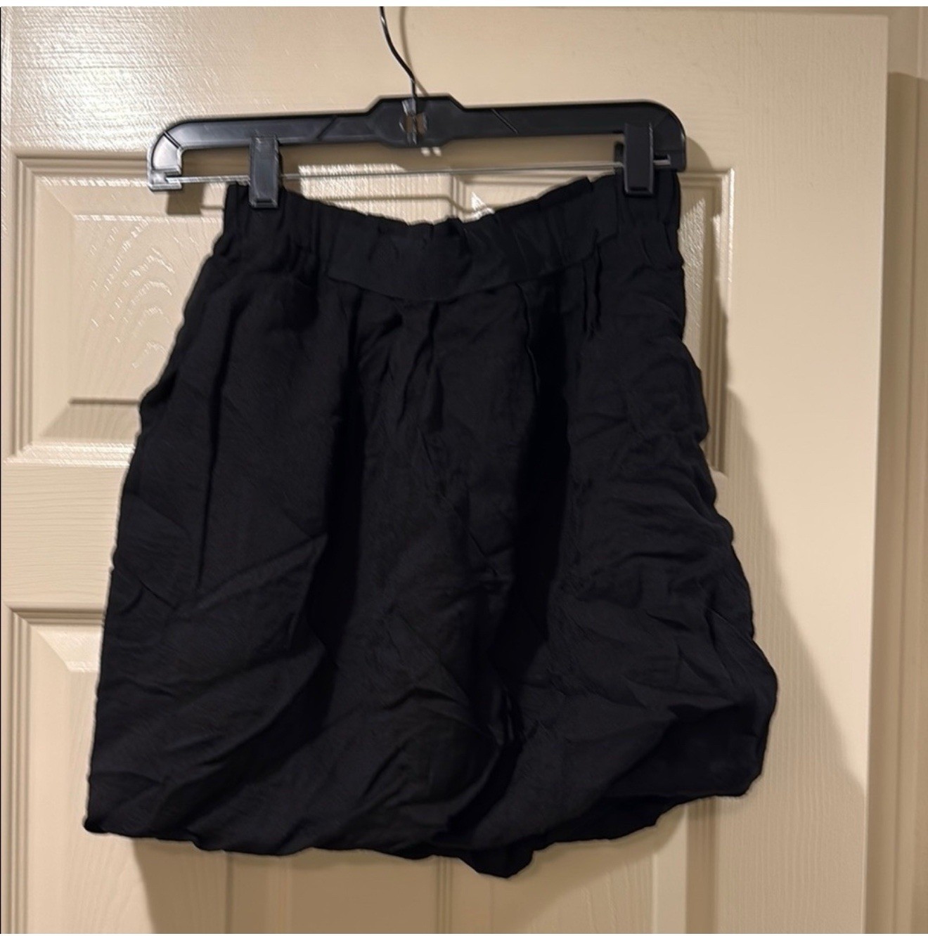 BCBGMaxAzria Black Bubble Skirt Elegant Style Size Small