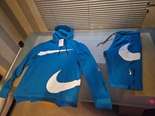 Nike Sportanzug Swoodo Gr M...Neus Model....