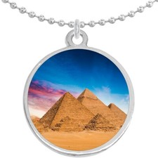 Egyptian Pyramids Round Pendant Necklace Beautiful Fashion Jewelry
