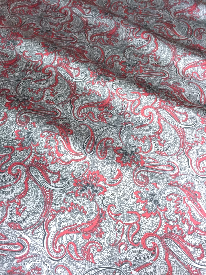 Tela material satinado viscosa con estampado de cachemira NO ESTÁTICA POR COMPRAR - Borgoña Marfil Foto 4 de 4