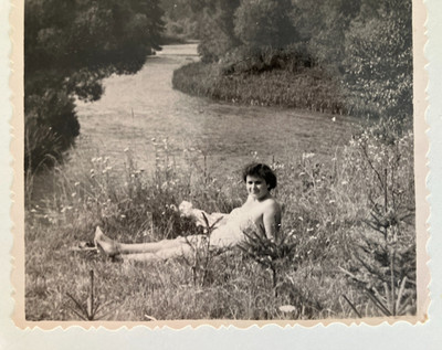 Photo Woman Sunbathing Cheesecake on Grass POV barefoot feet River Landscape