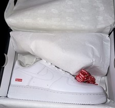 Nike Air Force 1 Low versione "Supreme"