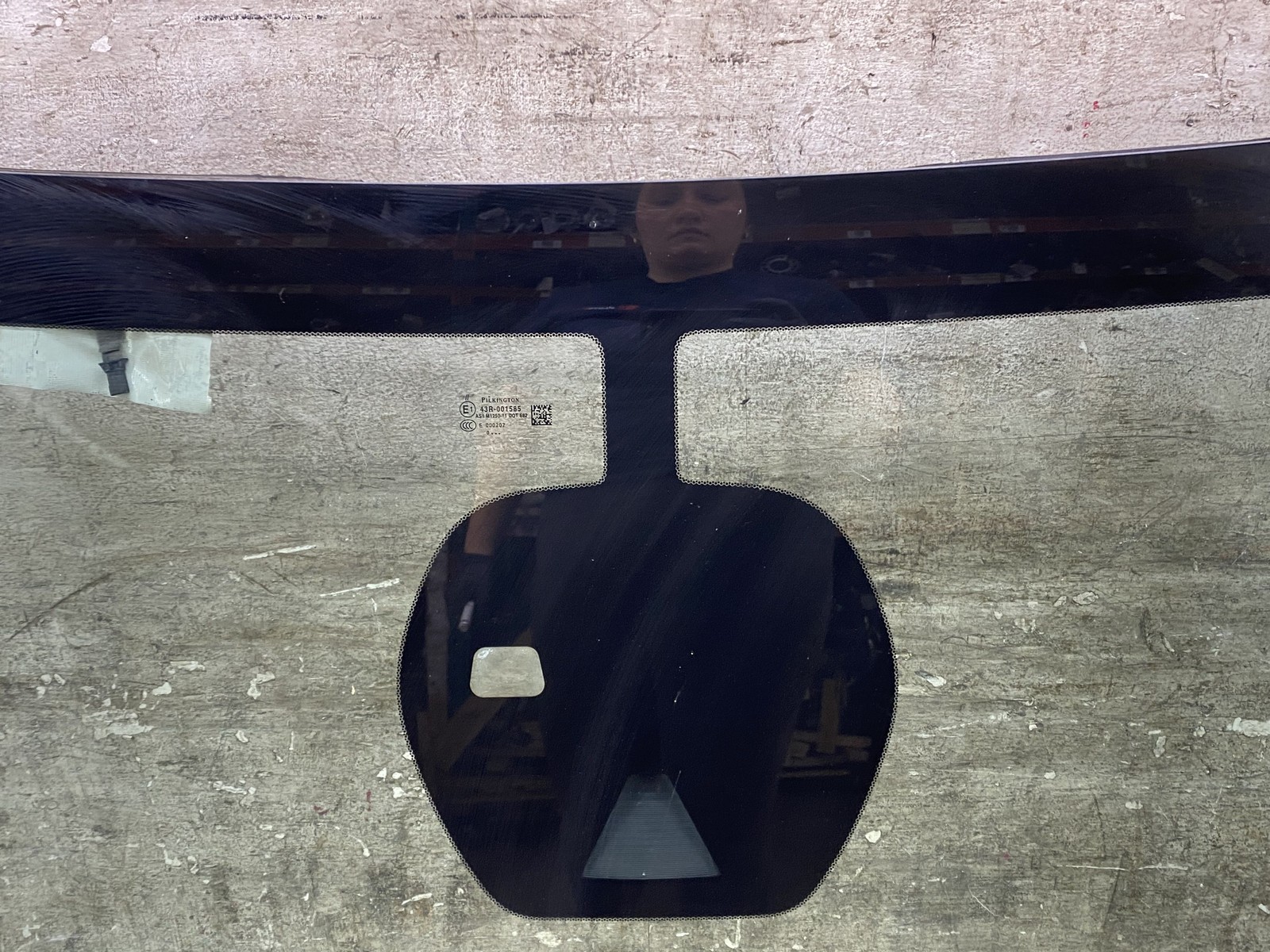 2020 2021 2022 2023 2024 2025 ASTON MARTIN DBX OEM FRONT WINDSHIELD