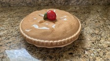 Vintage Ceramic Covered Apple Pie Plate Dish Keeper with Lid