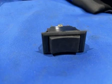 CARLING TECHNOLOGIES VLD1S00B Rocker Switch,6 Connections, ON/OFF/ON