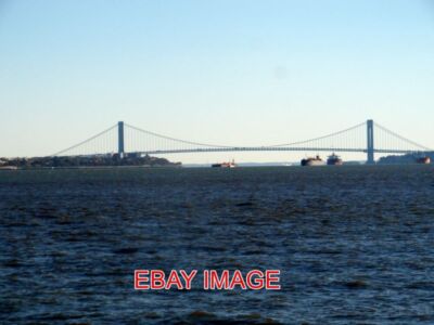 FOTO NEW YORK DIE VERRAZANO SCHMALE BRÜCKE EINE DOPPELSTÖCKIGE HÄNGEBRÜCKE