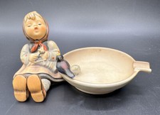 Hummel Goebel Happy Pastime Girl Knitting Ashtray Figurine 62 TMK-3 W. Germany