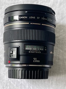 Canon Ultrasonic EF 20mm f/2.8 USM Wide Angle Lens, with Lens hood. Hardly used.