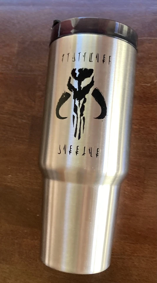 Vaso Stanley X Star Wars 30 OZ Raro The Mandalorian Legendary Warrior Sipper Foto 3 de 4