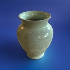Denby Stoneware pale green embossed floral pattern vase (B27)