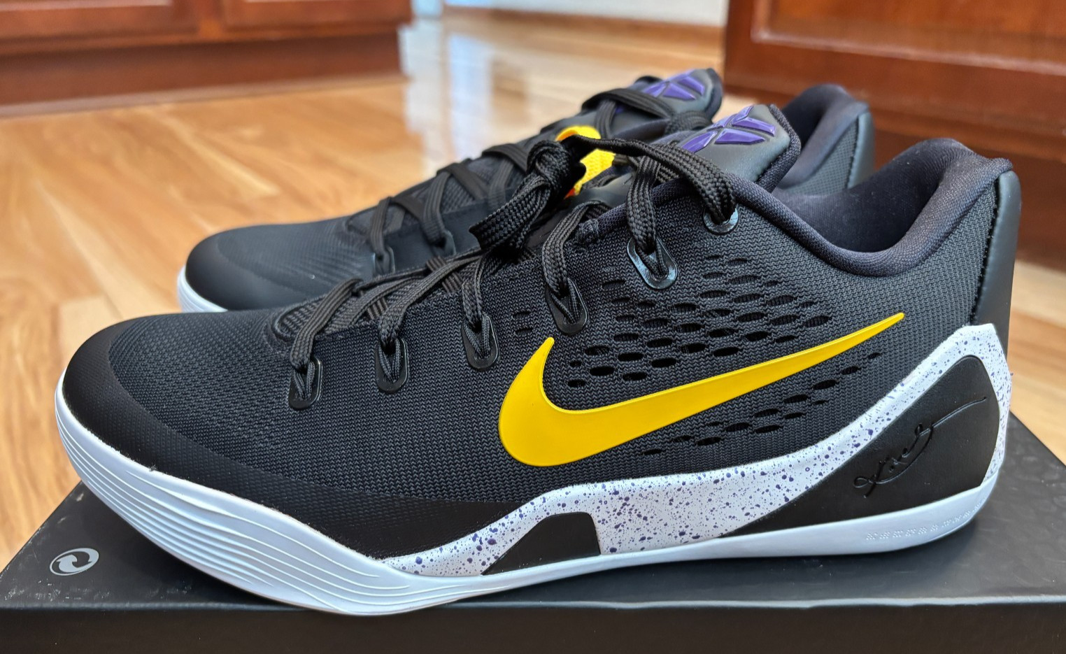 Nike Kobe IX Elite Low EM Protro Black Lakers White IH1401 002 Size 9.5 FULL BOX thumbnail 3