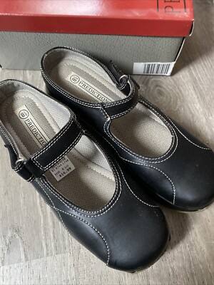 PREDICTIONS Womens shoes size 8.5 Black Dash MJ Mule