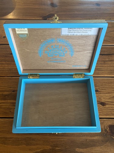 H Upmann Aj Fernandez Nicaragua Toro leere Zigarrenkiste aus Holz 9,5x7,25x2 - Bild 1 von 4