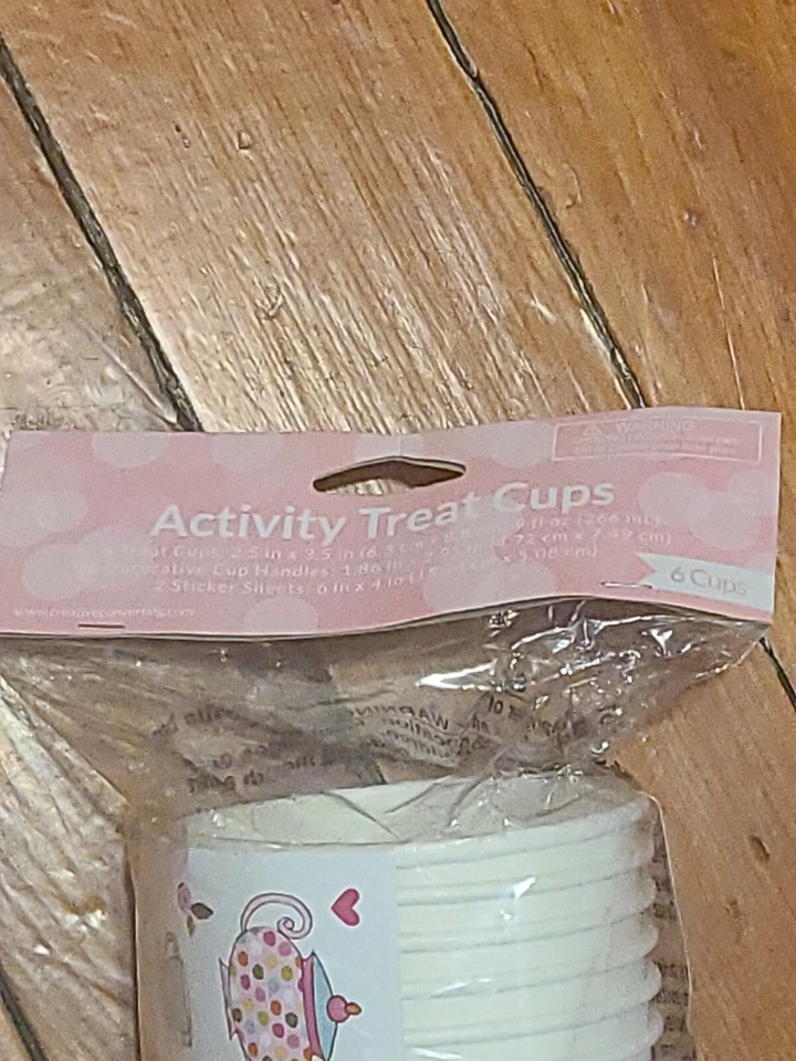 White & Tea party Pattern 6Pk Treat Cups 9 Fl oz. New!!! - Image 4 of 4