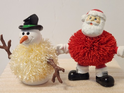 RARE VINTAGE VINYL RUBBER SANTA CLAUS & SNOWMAN CHRISTMAS SPIKE BALL FIGURE 4" - Picture 11 of 16