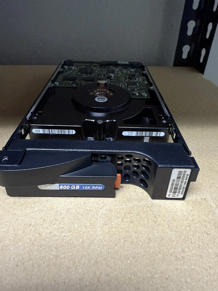 EMC Hard Drive 005048958 005049036 600GB 3.5" 15K SAS AX4-5 AX-SS15-600 - Image 2 of 4