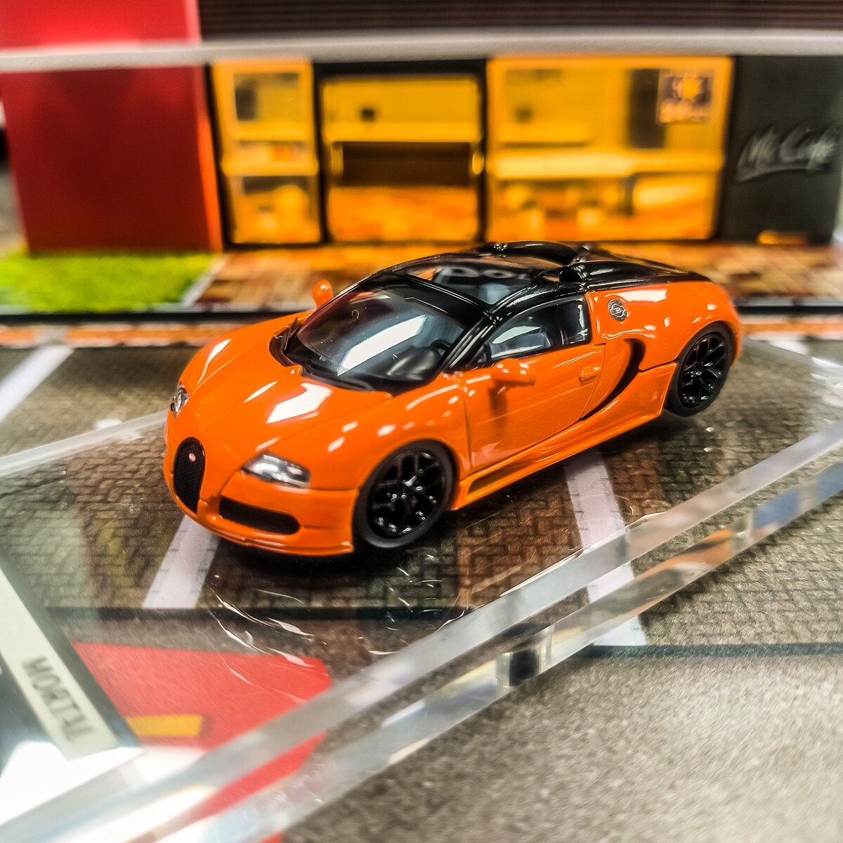 Mortal 1/64 Scale Bugatti Veyron 16.4 Super Sport Orange Car