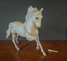 BREYER 2011 JCP UNICORN - HORN UNATTACHED